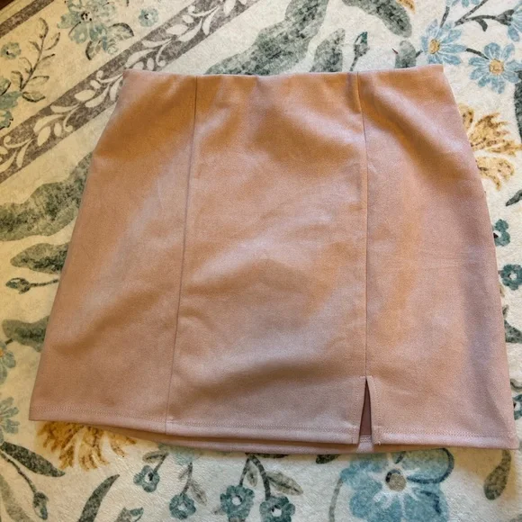 Francesca’s Blue Rain Pink Suede Mini Skirt - Picture 9 of 12